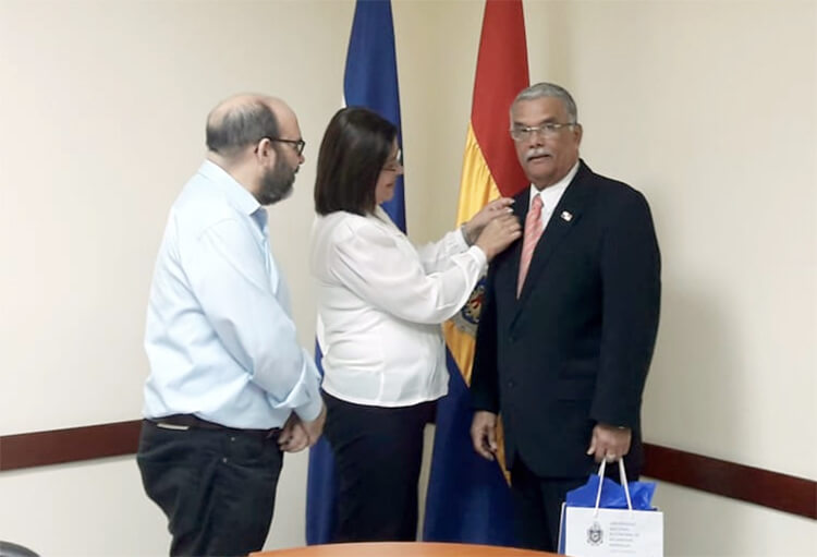 cnu-encuentro-embajador-de-panama-en-nicaragua